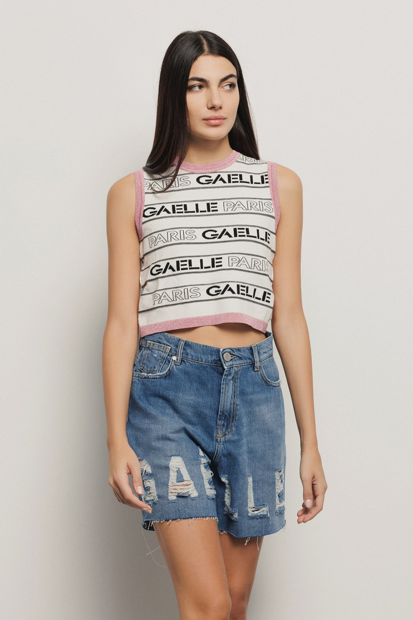 Top cropped logato