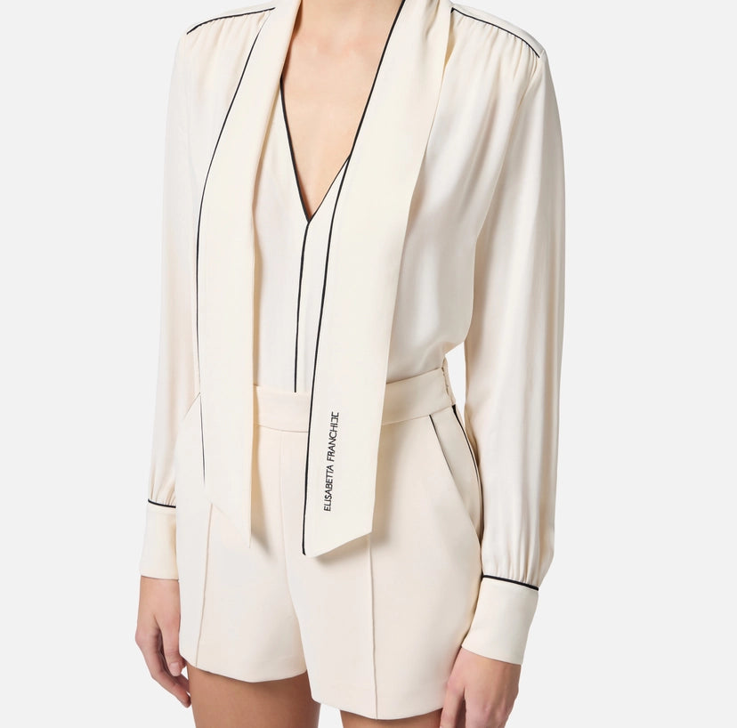 Camicia in georgette con sciarpa e piping
