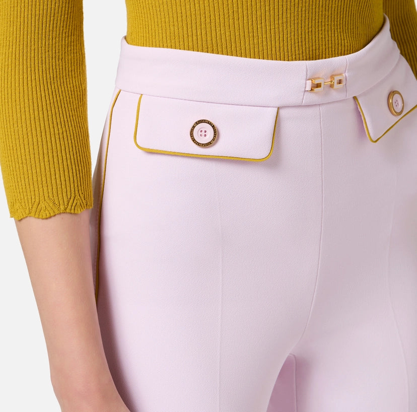 Pantaloni in crêpe con piping e morsetto gioiello