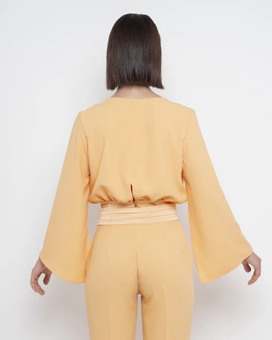 Blusa con manica svasata