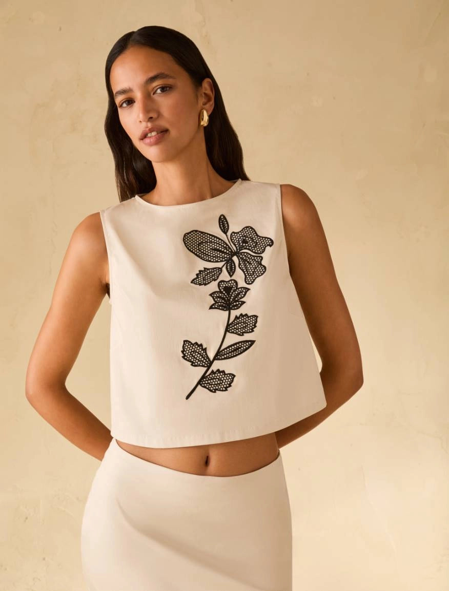 Top in cotone con ricamo