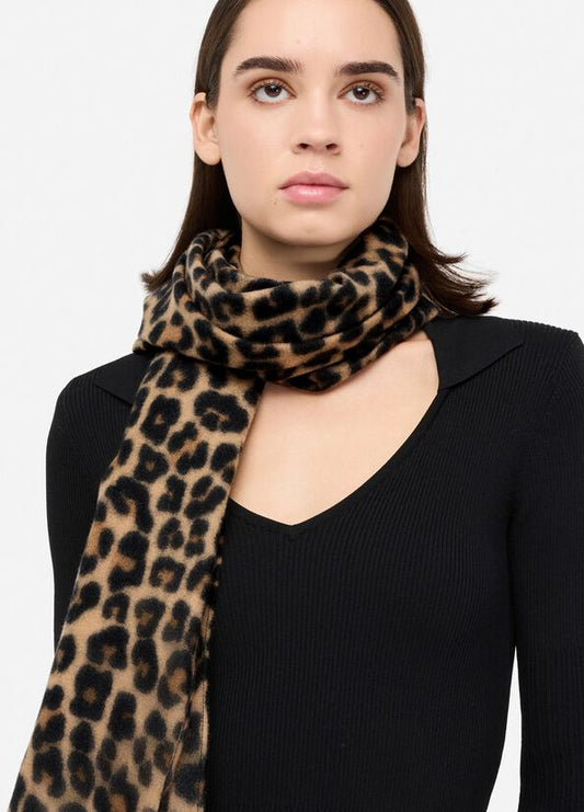 Stola animalier con spilla