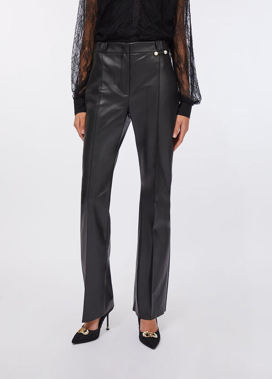 Pantaloni flare in tessuto spalmato