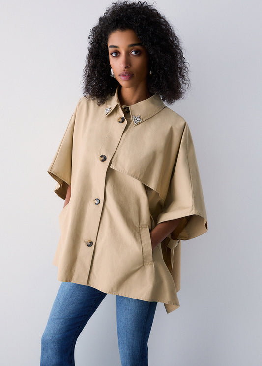 Poncho trench con ricamo