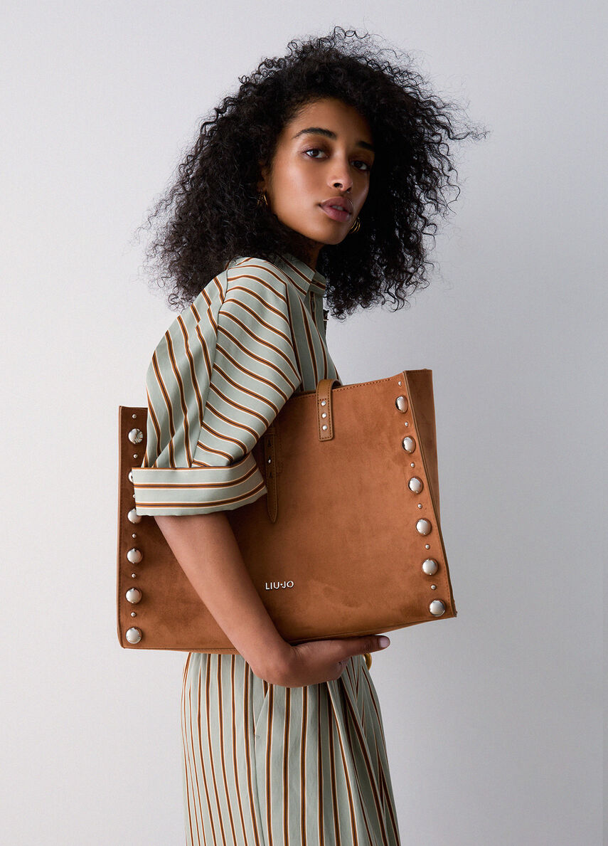 Tote bag grande con borchie