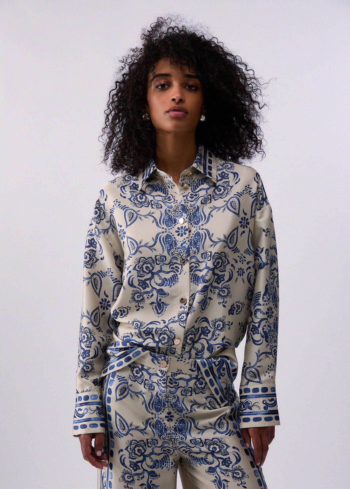 Camicia con stampa foulard