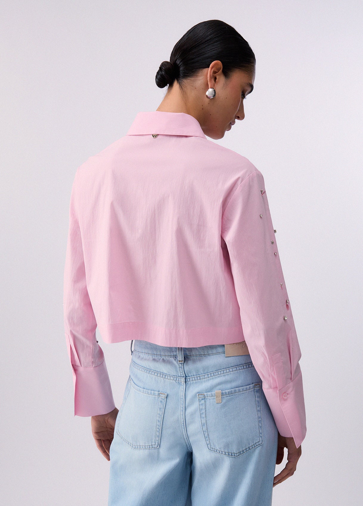 Camicia boxy con ricami gioiello