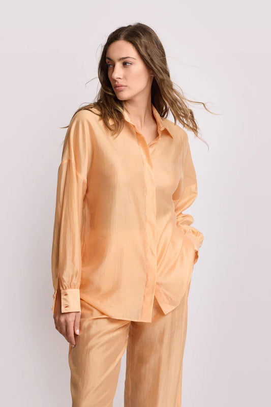 Camicia con maniche ampie e polsini