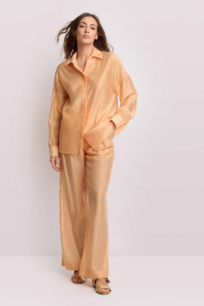 Camicia con maniche ampie e polsini