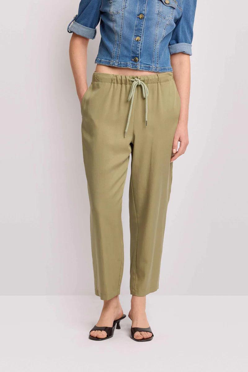 Pantaloni jogger