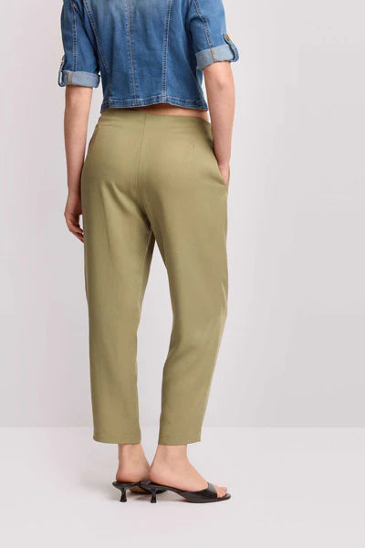 Pantaloni jogger