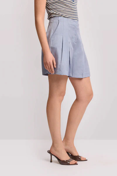Pantaloni corti con pieghe
