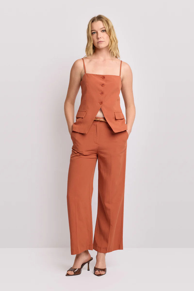 Top sartoriale con spalline