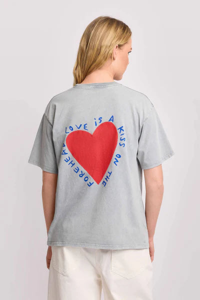 T-shirt over stampata