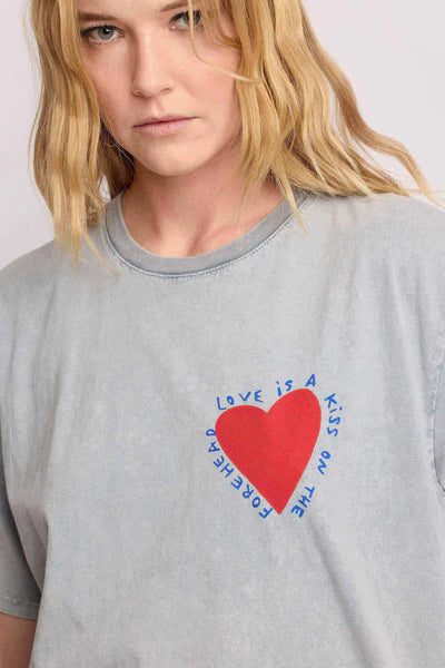 T-shirt over stampata
