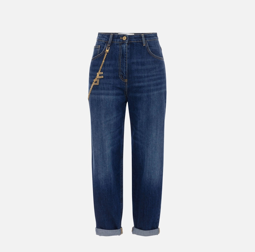 Jeans con catena gioiello