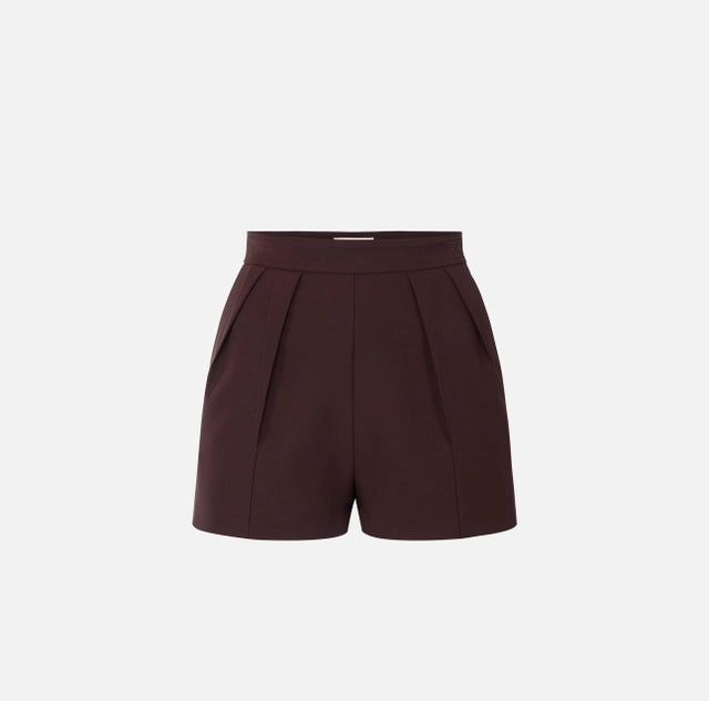 Shorts in crêpe leggero con pinces