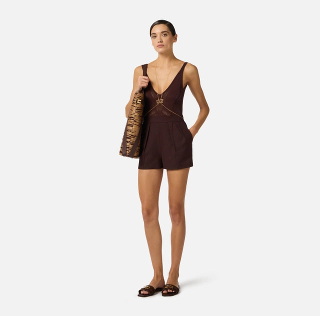 Shorts in crêpe leggero con pinces
