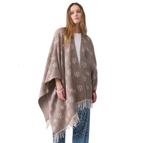 PONCHO CON LOGO