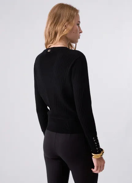 MAGLIA CON STRINGHE