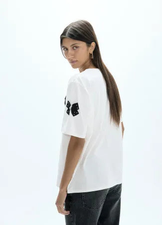 T-SHIRT CON FIOCCO