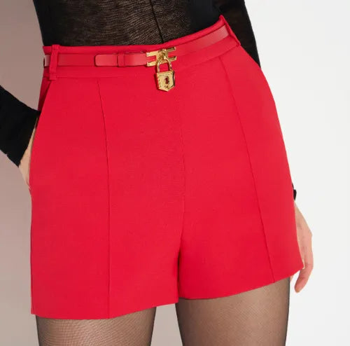 SHORT CON CINTURA