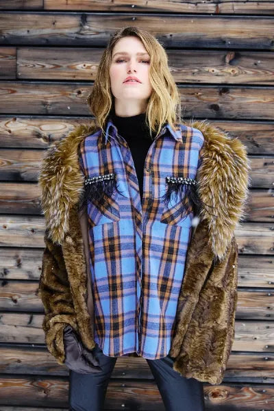CAMICIA CON APPLICAZIONI