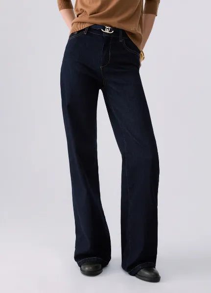 JEANS FLARE CON CINTURA