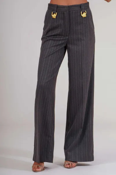 PANTALONE CON DETTAGLIO