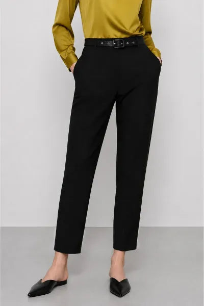 PANTALONE CON CINTURA