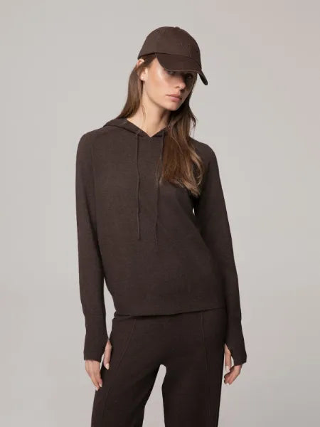 MAGLIA CON CAPPUCCIO